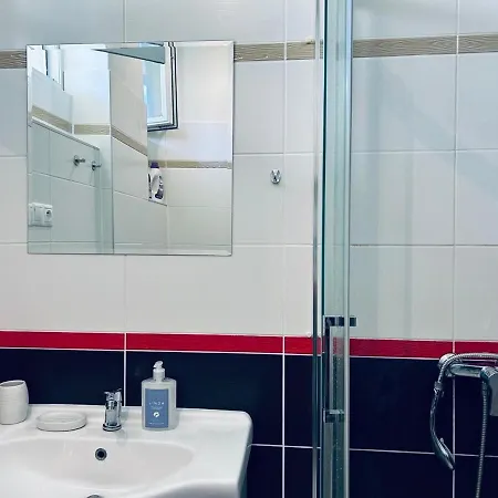 Cozy Place With A Balcony *